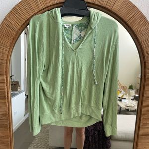 Roller Rabbit - size L - cotton pull over - never been worn